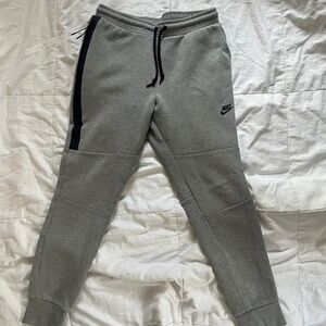 Gray Nike Tech Sweatpants, Size Medium
